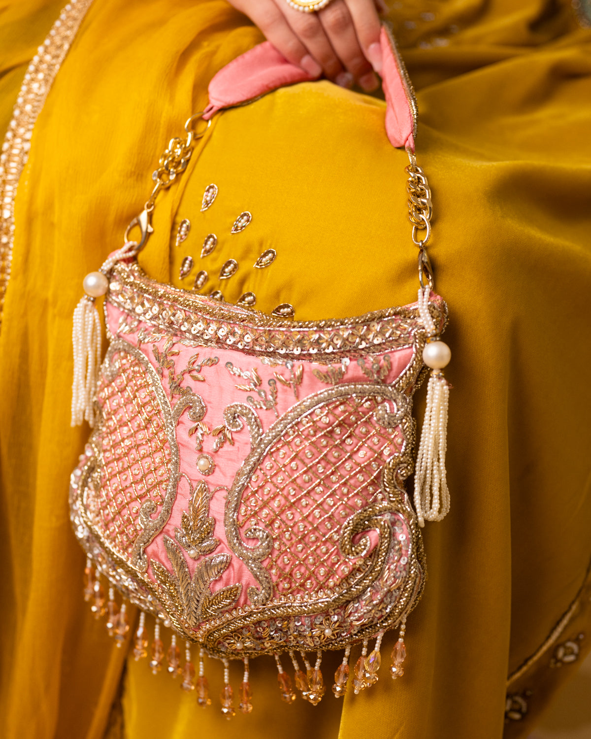 Zara Potli Bog