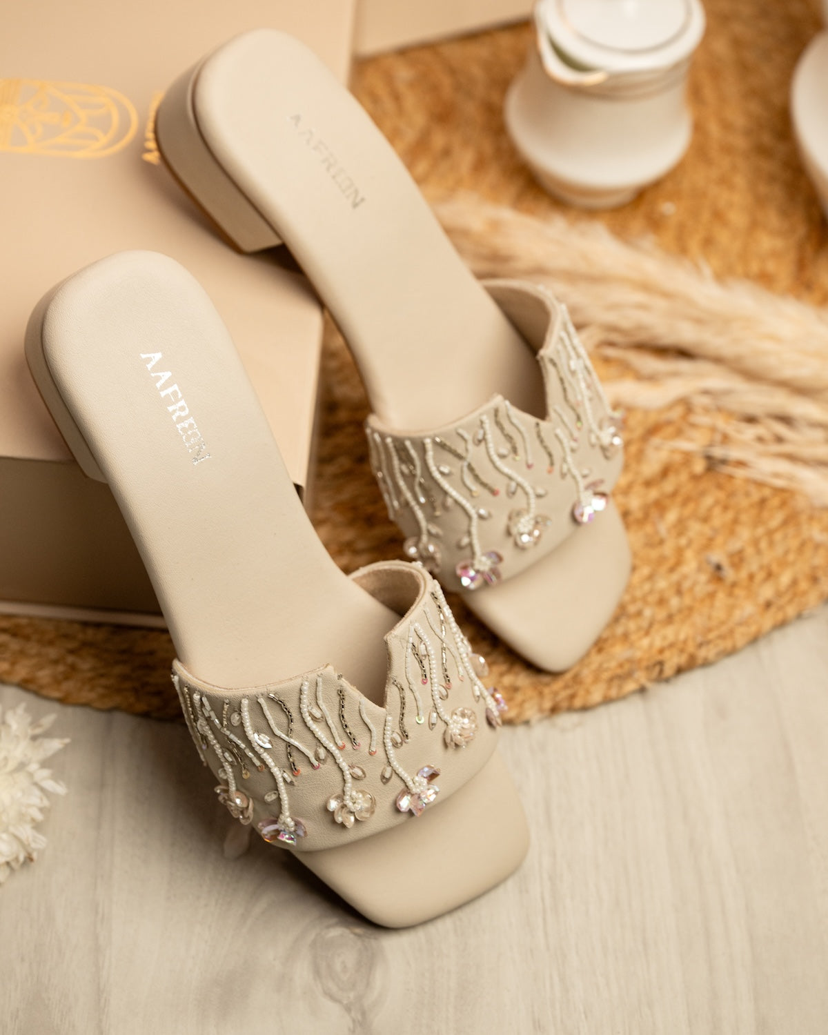 Elena (Flats)