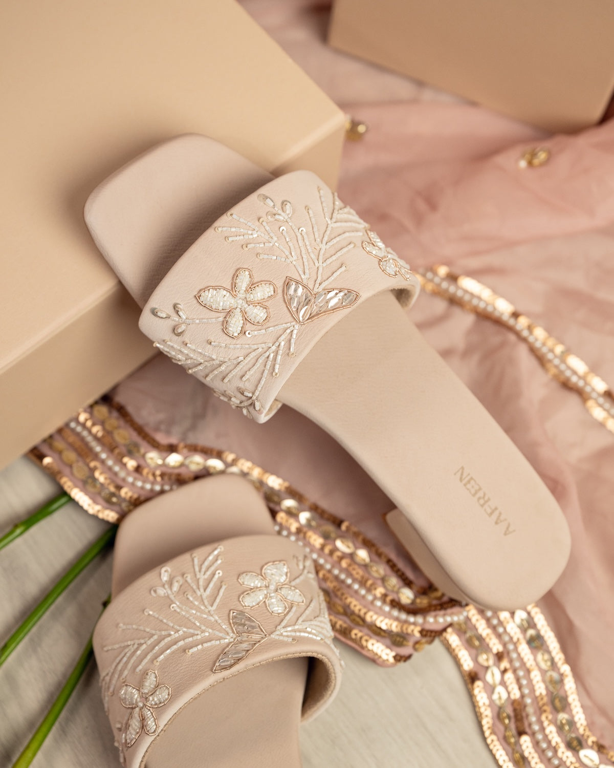 Elle (Flats)