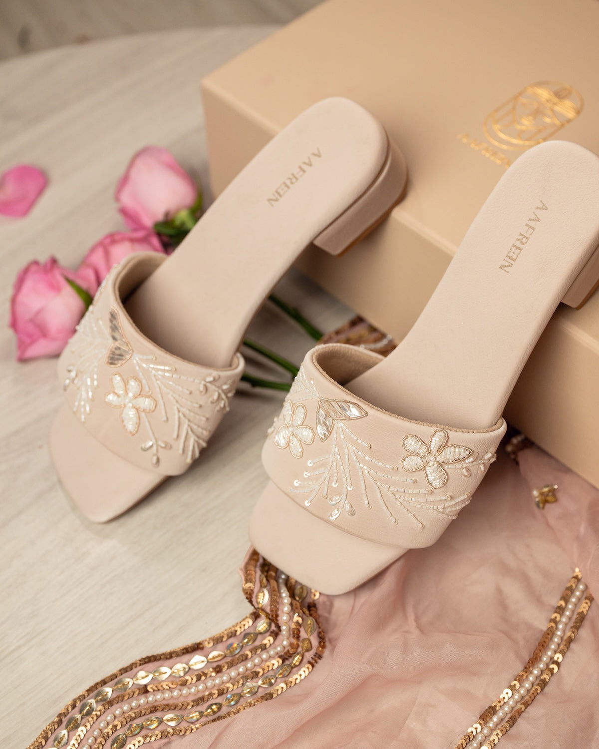 Elle (Flats)