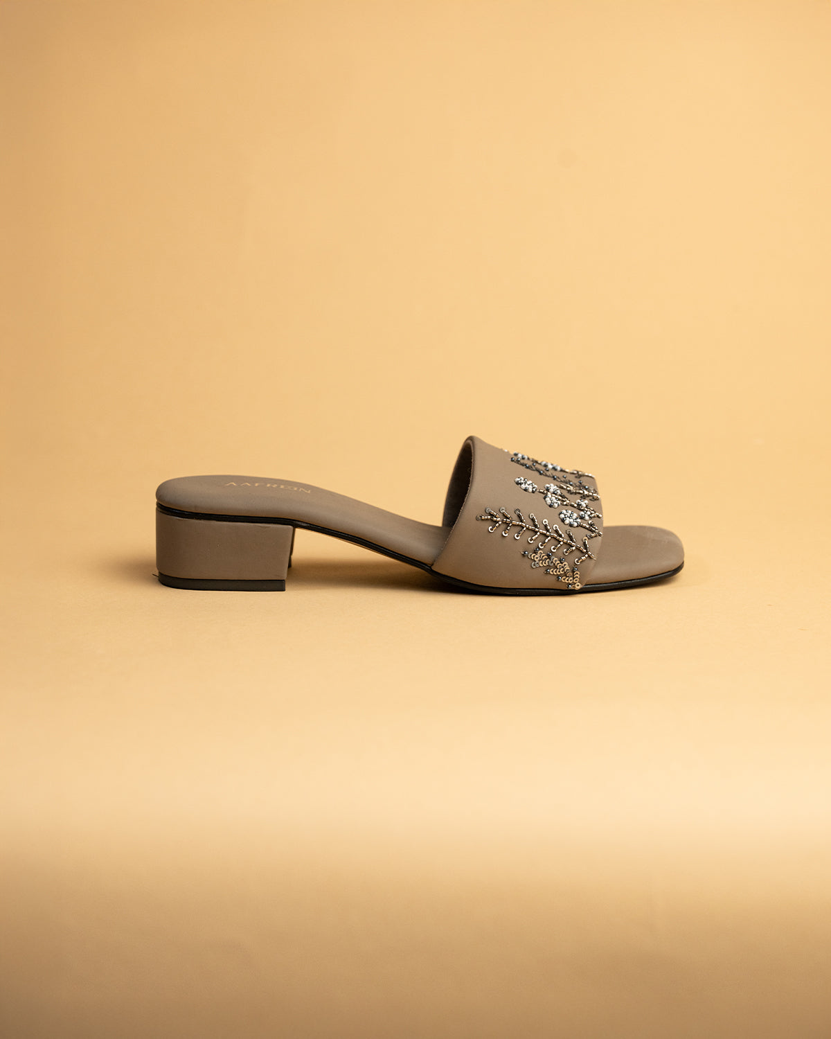 Dove (Flats)