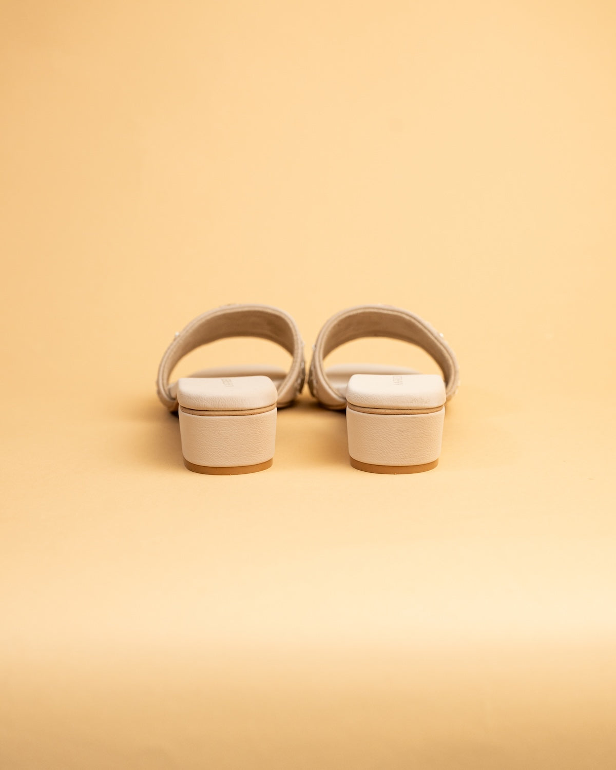 Elle (Flats)
