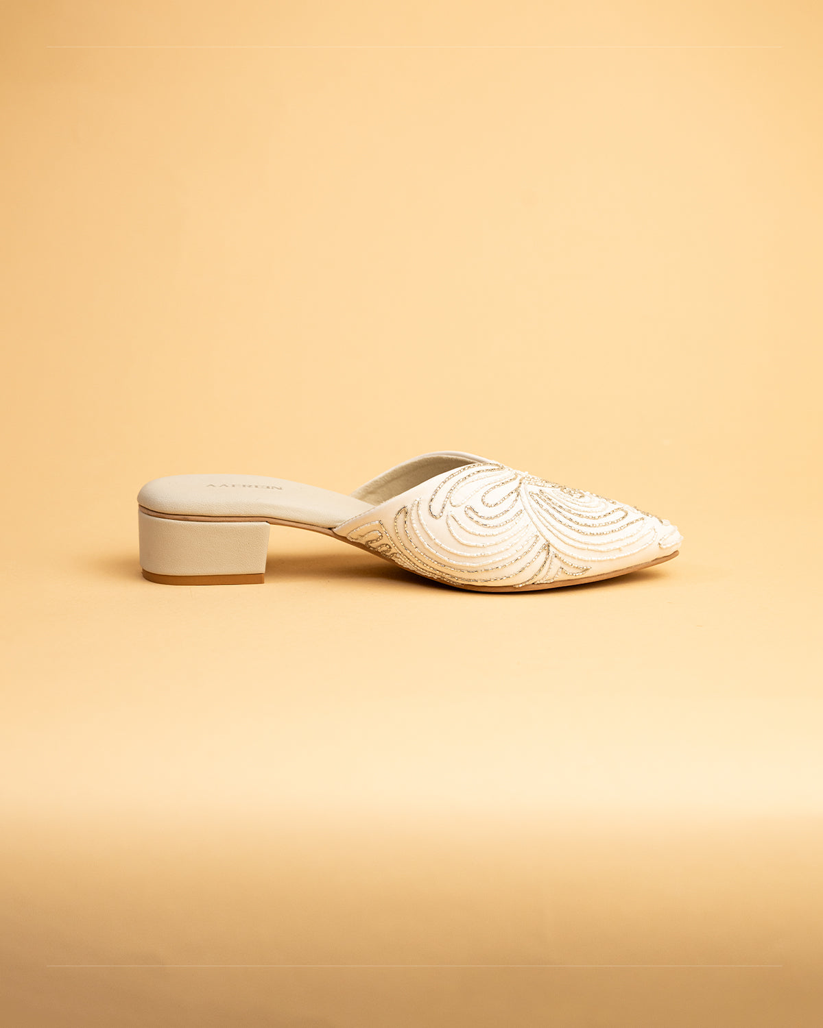 Arial (Mules)