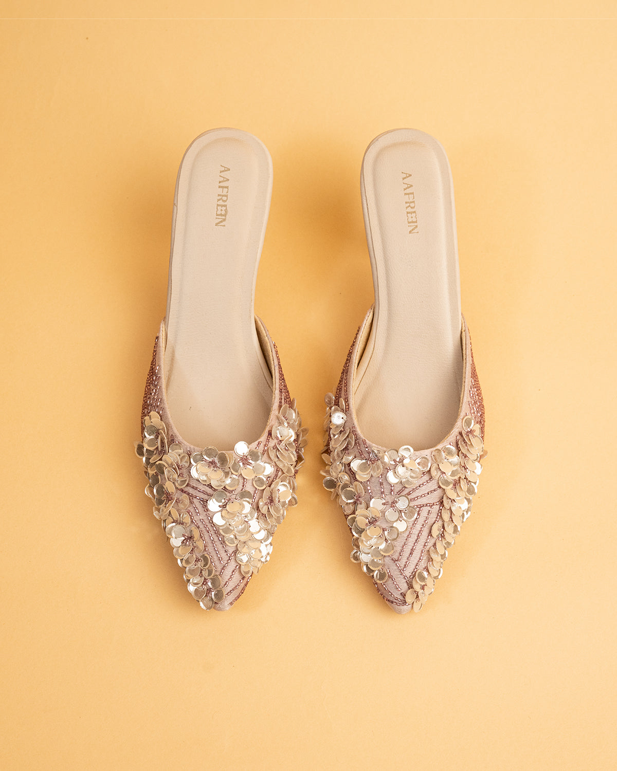 Zoe (Heels)